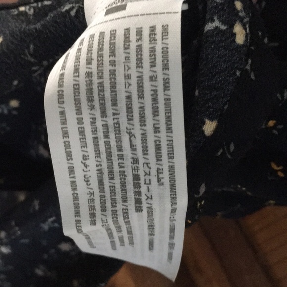 Abercrombie & Fitch Floral Button Down Top - Picture 3 of 3